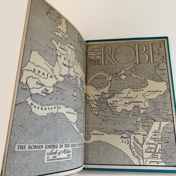 THE ROBE by Lloyd C. Douglas 1943 (Rare) - Picture 7 of 8